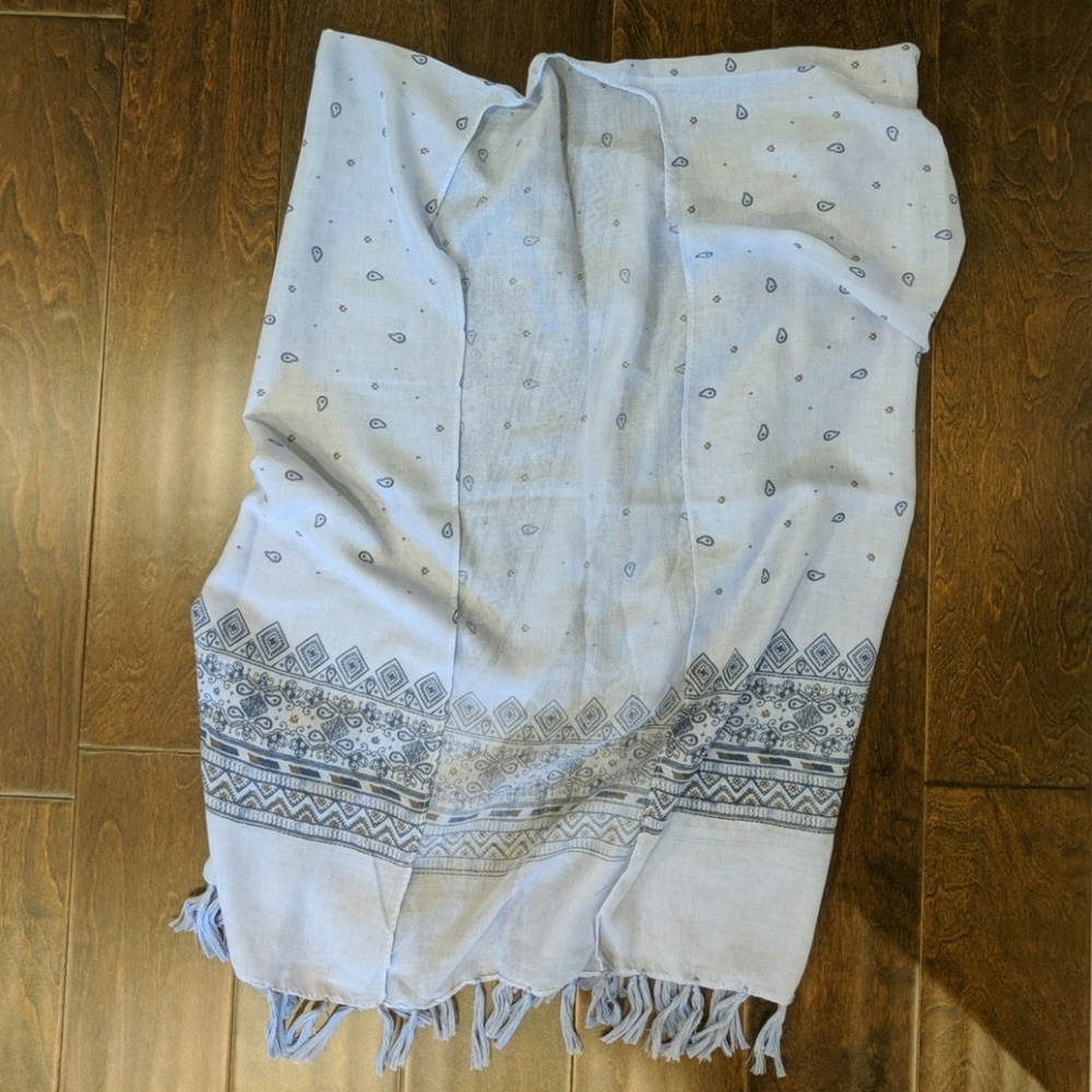 Beautiful Periwinkle Kimono - Picture 4 of 4